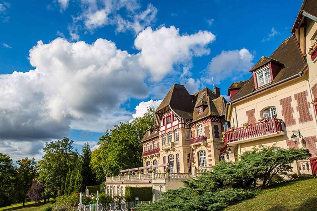 Le Chateau De La Tour Hotel Gouvieux Exterior photo