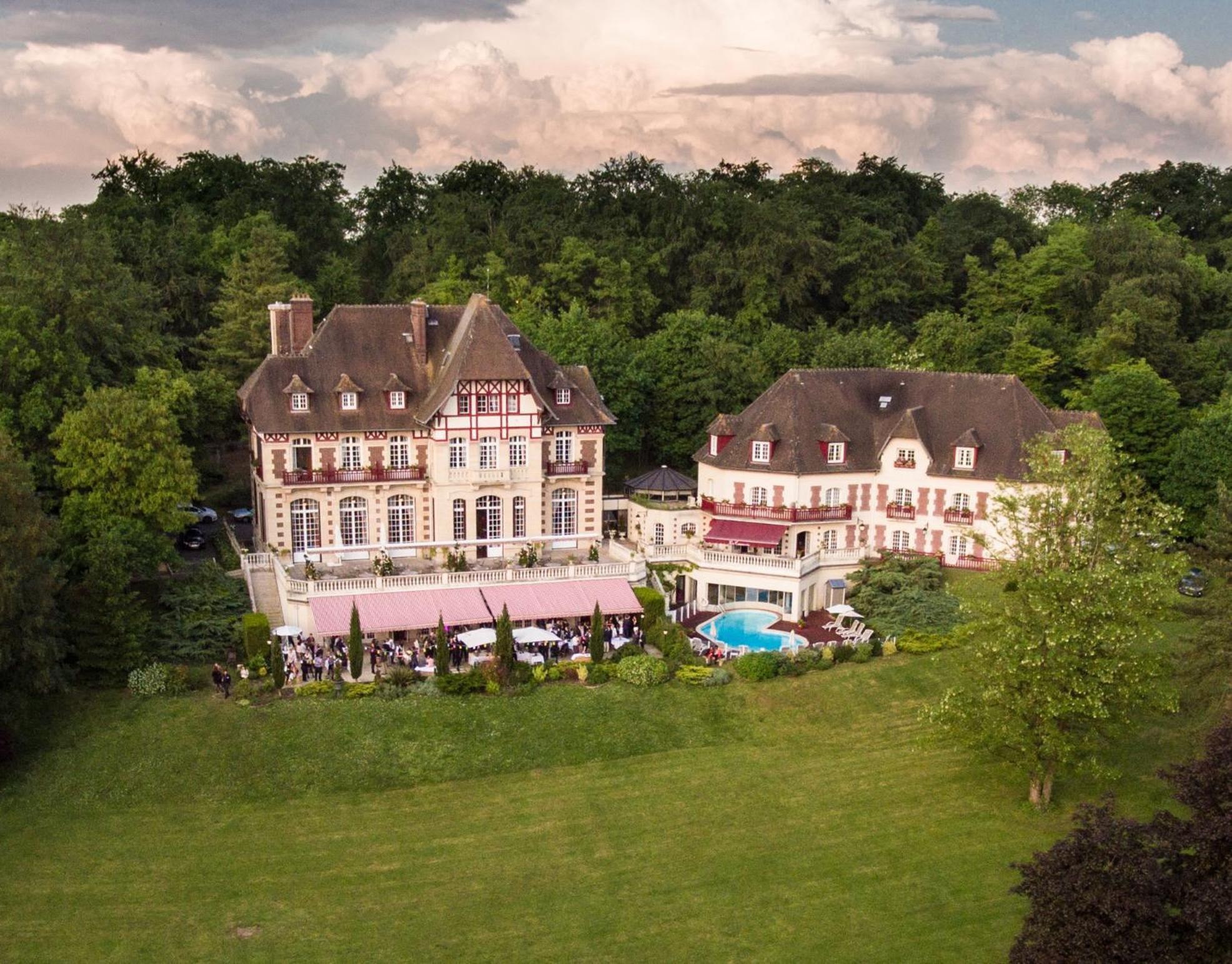 Le Chateau De La Tour Hotel Gouvieux Exterior photo