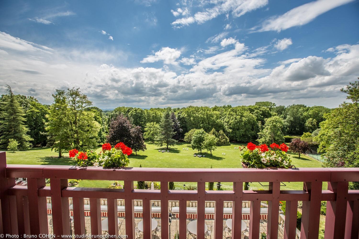 Le Chateau De La Tour Hotel Gouvieux Exterior photo