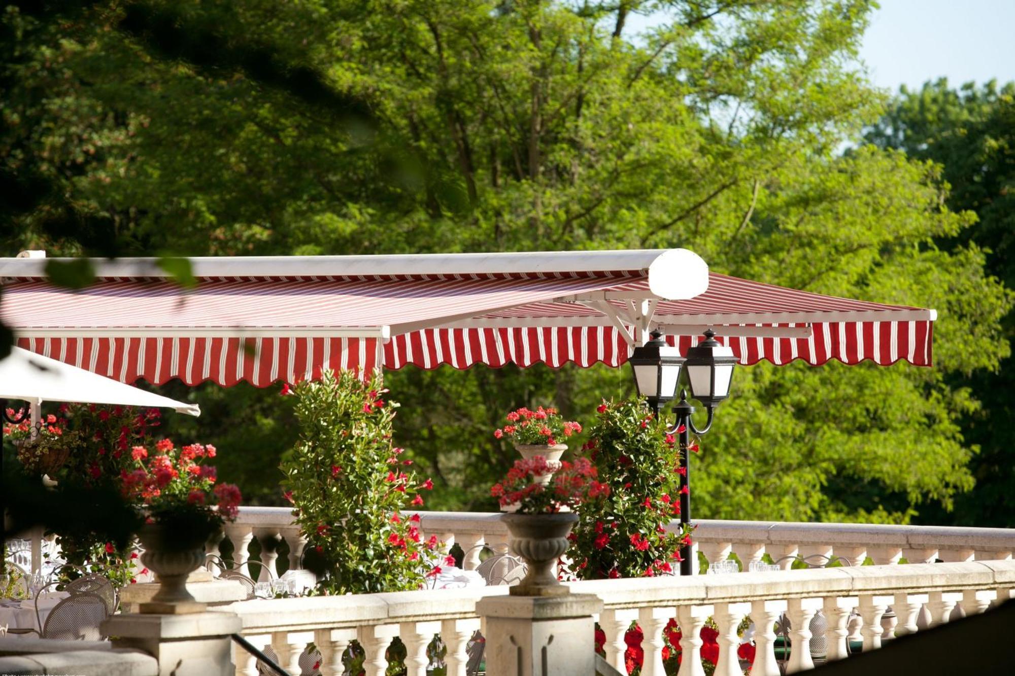 Le Chateau De La Tour Hotel Gouvieux Exterior photo